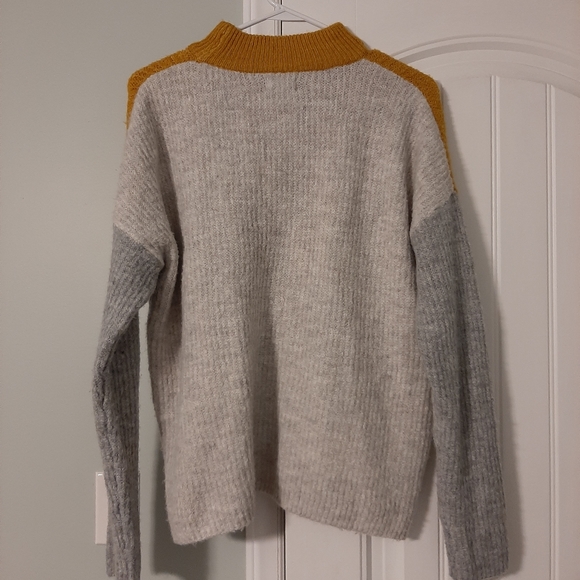 Silverflint Sweater - Picture 2 of 3